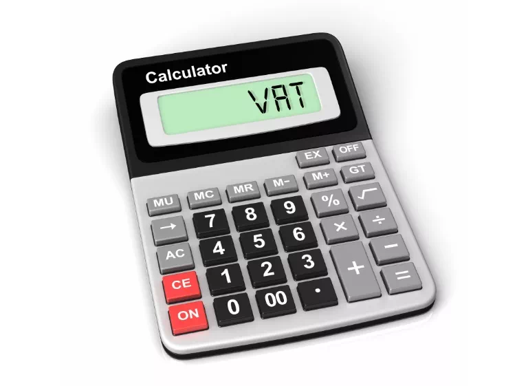 kalkulatora z napisem VAT